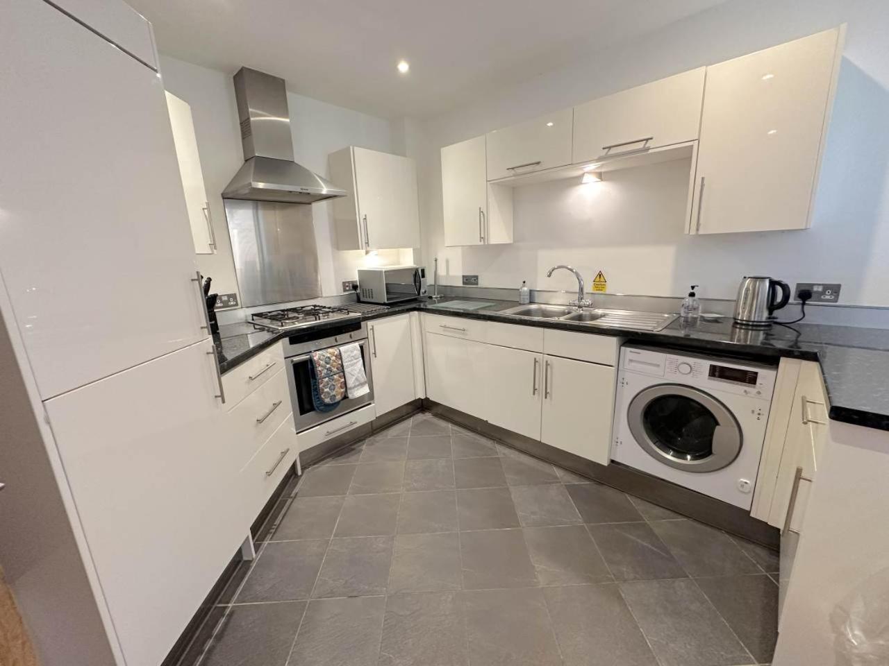 Parc Y Bryn Serviced Apartments Αμπερίστγουιθ Εξωτερικό φωτογραφία