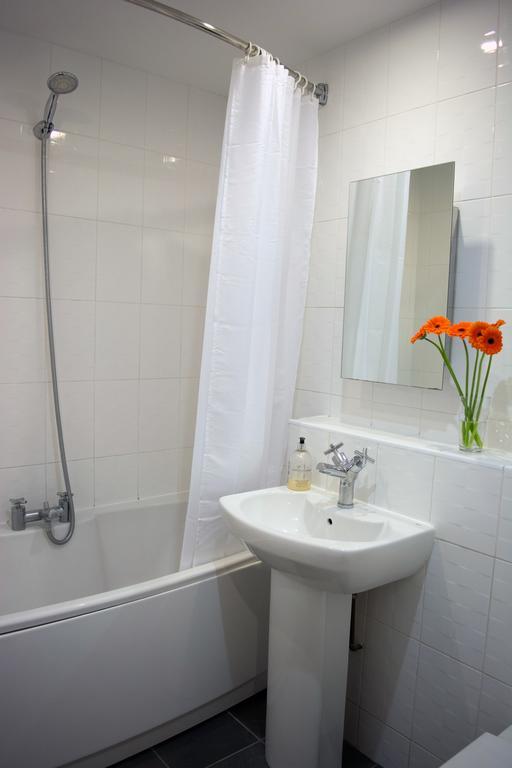 Parc Y Bryn Serviced Apartments Αμπερίστγουιθ Εξωτερικό φωτογραφία